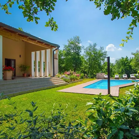 Vesna Hébergement de vacances