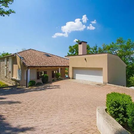 Holiday home Vesna *