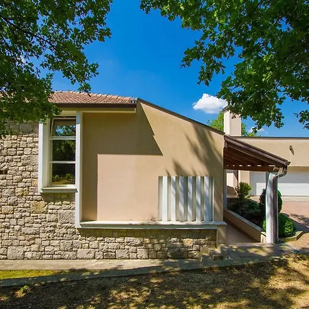 Holiday home Vesna *